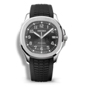Montre Seiko Mod Aquanaut gris Argent équipée du mouvement automatique Seiko NH35, avec un boîtier acier et un cadran gris texturé, montée sur un bracelet caoutchouc noir assorti, pour un look monochrome moderne et équilibré.