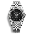 Montre Seiko Mod Arabic Dial Noir équipée du mouvement automatique Seiko NH35 avec un cadran noir sobre à chiffres arabes et bracelet et boitier en acier inoxydable