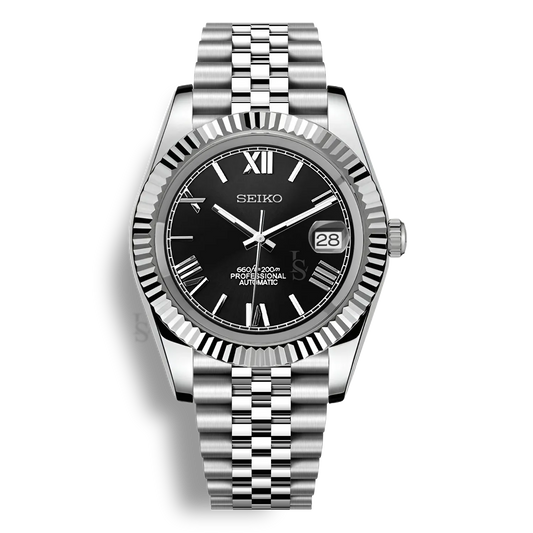 Montre Seiko Mod Datejust Chiffres Romains avec cadran noir, affichage de la date, bracelet jubilé et boîtier en acier inoxydable équipée du mouvement automatique Seiko NH35