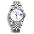 Montre Seiko Mod Datejust Who Cares I’m Already Late avec cadran aux inscriptions bleues et trotteuse éclair bleue, inspiration rolex