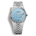 Montre Seiko Mod Land Dweller cadran bleu clair, design inspiré Rolex et boîtier au fond transparent laissant voir le mouvement automatique Seiko NH35A