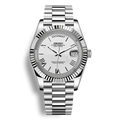 Montre SeikoMod Day Date cadran couleur blanche affichant le nom du jour avec bracelet président en acier et mouvement automatique miyota 8285