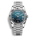 Montre SeikoMod Day Date cadran couleur cyan affichant le nom du jour avec bracelet président en acier et mouvement automatique miyota 8285