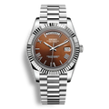 Montre SeikoMod Day Date cadran couleur marron affichant le nom du jour avec bracelet président en acier et mouvement automatique miyota 8285